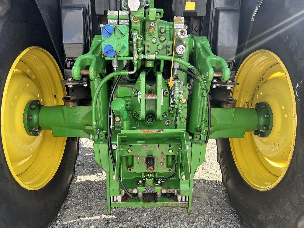 Image of John Deere 6105M Image 1