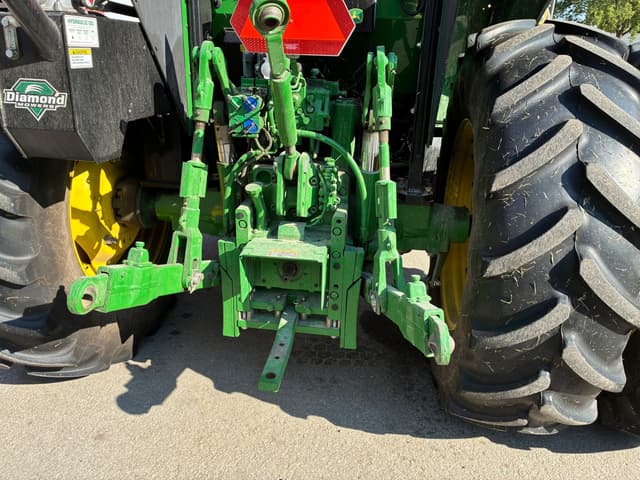 Image of John Deere 6105M equipment image 4