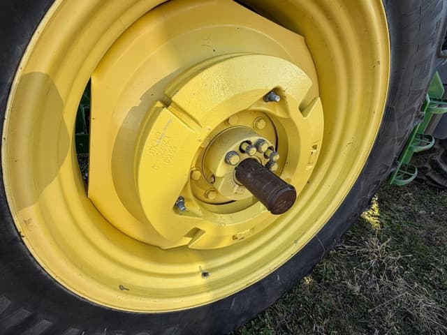 Image of John Deere 6105R equipment image 2