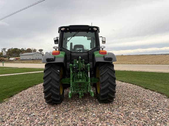 Image of John Deere 6110M equipment image 4