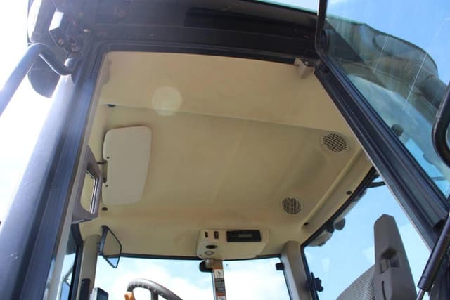 Image of John Deere 6110M equipment image 4