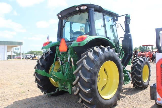 Image of John Deere 6110M equipment image 2