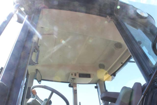 Image of John Deere 6110M equipment image 4