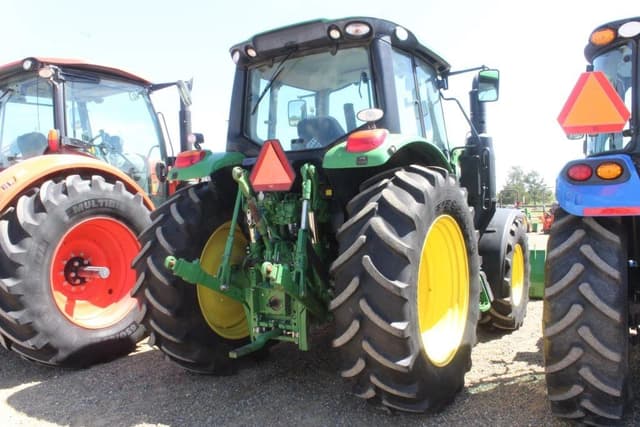 Image of John Deere 6110M equipment image 2