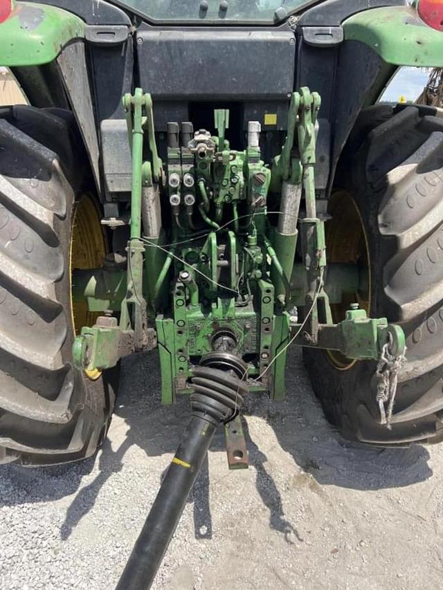 Image of John Deere 6110M equipment image 2