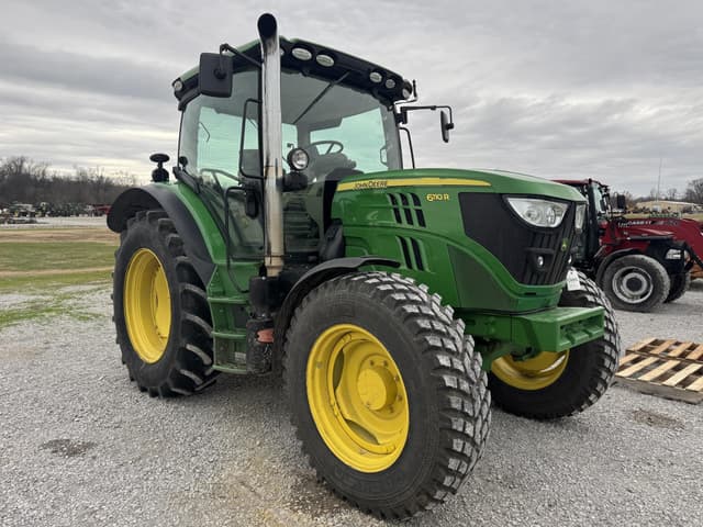 Image of John Deere 6110R equipment image 2