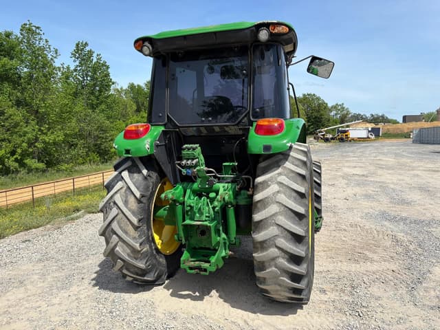 Image of John Deere 6115D equipment image 3