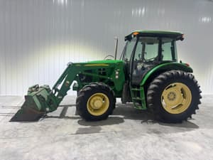 John Deere 6115D Image