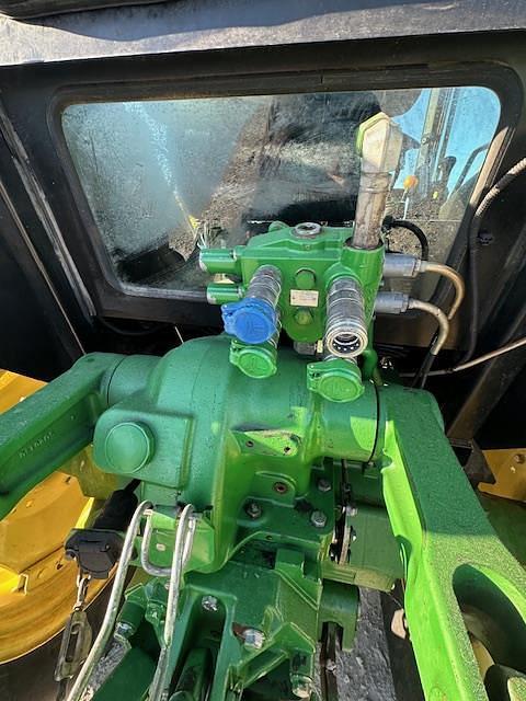 Image of John Deere 6115D equipment image 4