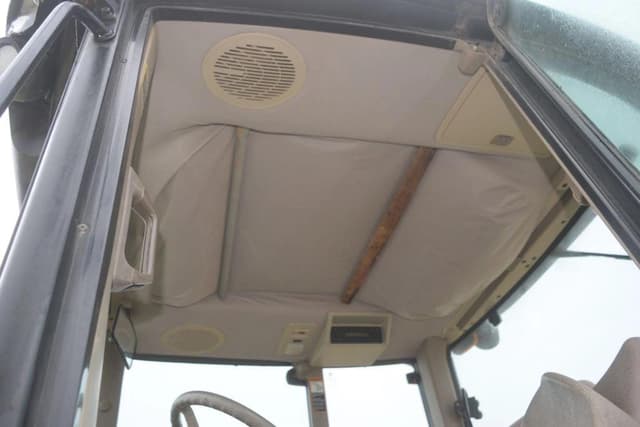 Image of John Deere 6115M equipment image 4