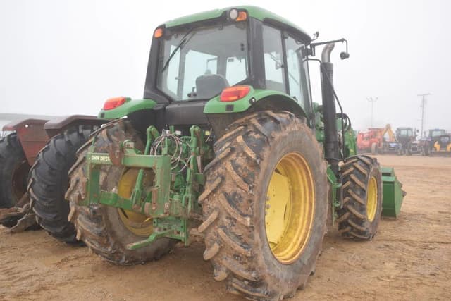 Image of John Deere 6115M equipment image 2