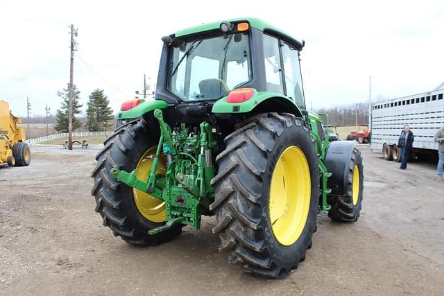 Image of John Deere 6115M equipment image 3