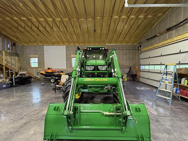 Image of John Deere 6115M equipment image 2