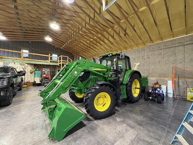 Image of John Deere 6115M equipment image 1