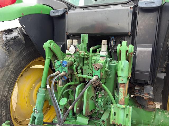 Image of John Deere 6115M equipment image 3