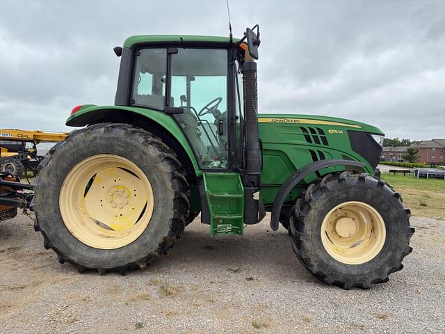 Image of John Deere 6115M equipment image 1