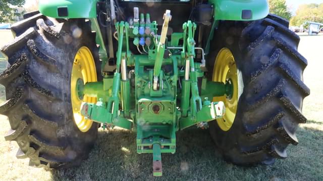 Image of John Deere 6120E equipment image 4