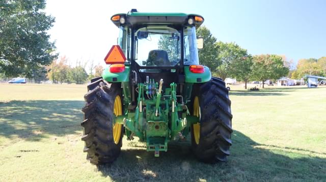 Image of John Deere 6120E equipment image 3