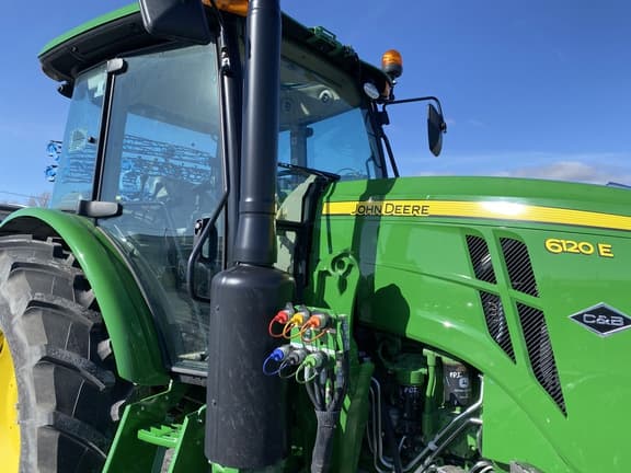 Image of John Deere 6120E equipment image 2