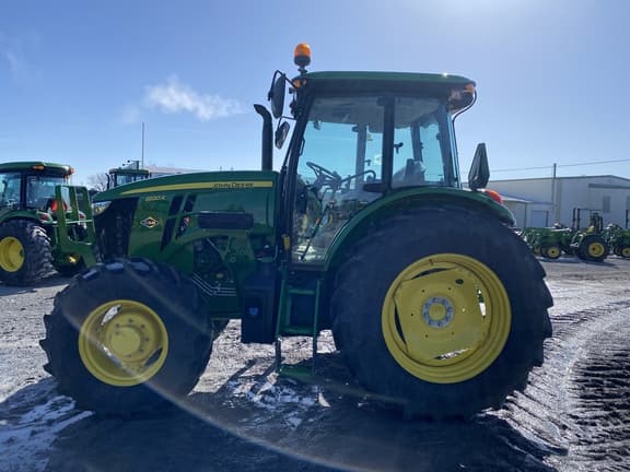 Image of John Deere 6120E equipment image 3