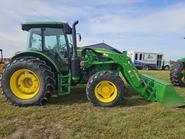 Image of John Deere 6120E equipment image 1