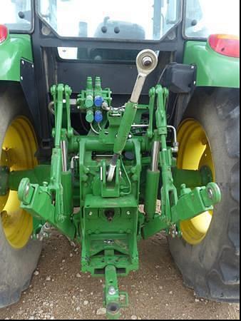 Image of John Deere 6120E equipment image 4