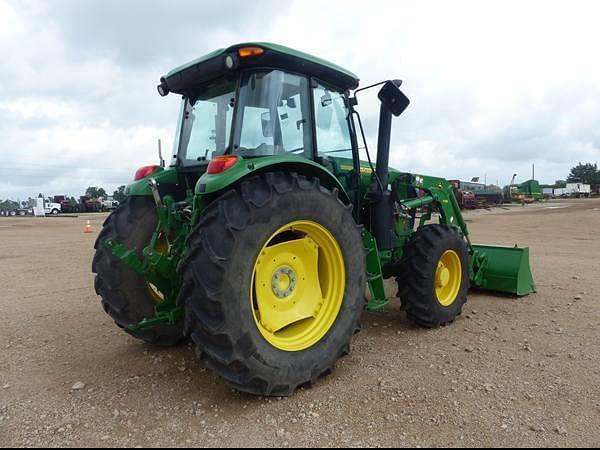 Image of John Deere 6120E equipment image 2