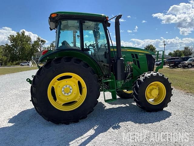 Image of John Deere 6120E equipment image 4