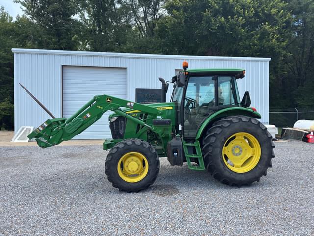 Image of John Deere 6120E equipment image 1
