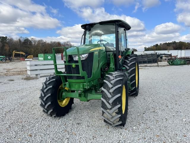 Image of John Deere 6120E equipment image 1