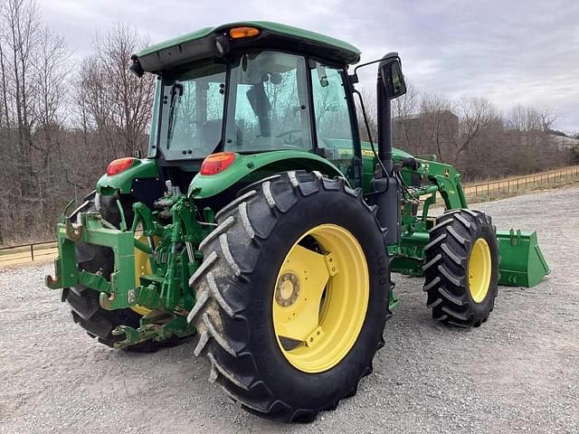 Image of John Deere 6120E equipment image 3