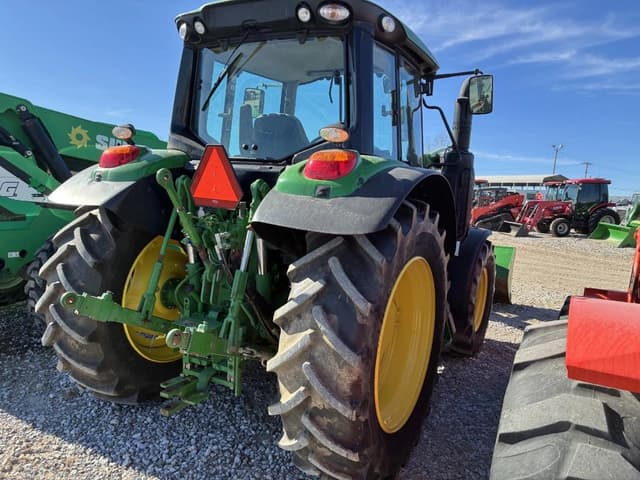 Image of John Deere 6120M equipment image 2