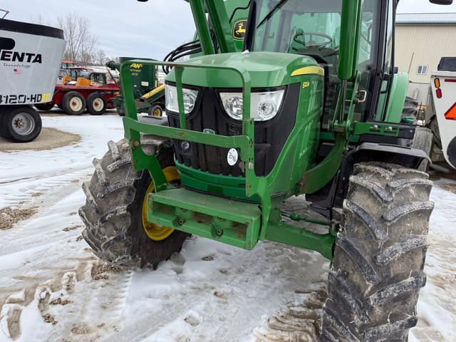 Image of John Deere 6120M equipment image 2