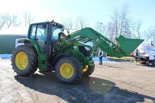 Image of John Deere 6120M equipment image 1