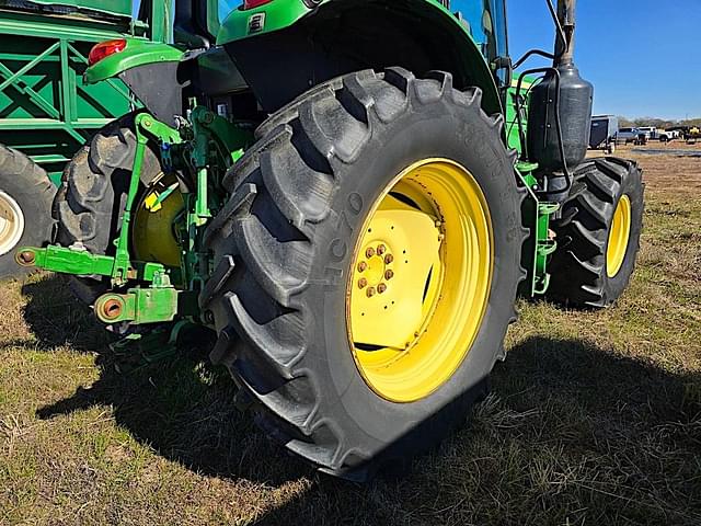 Image of John Deere 6120M equipment image 4