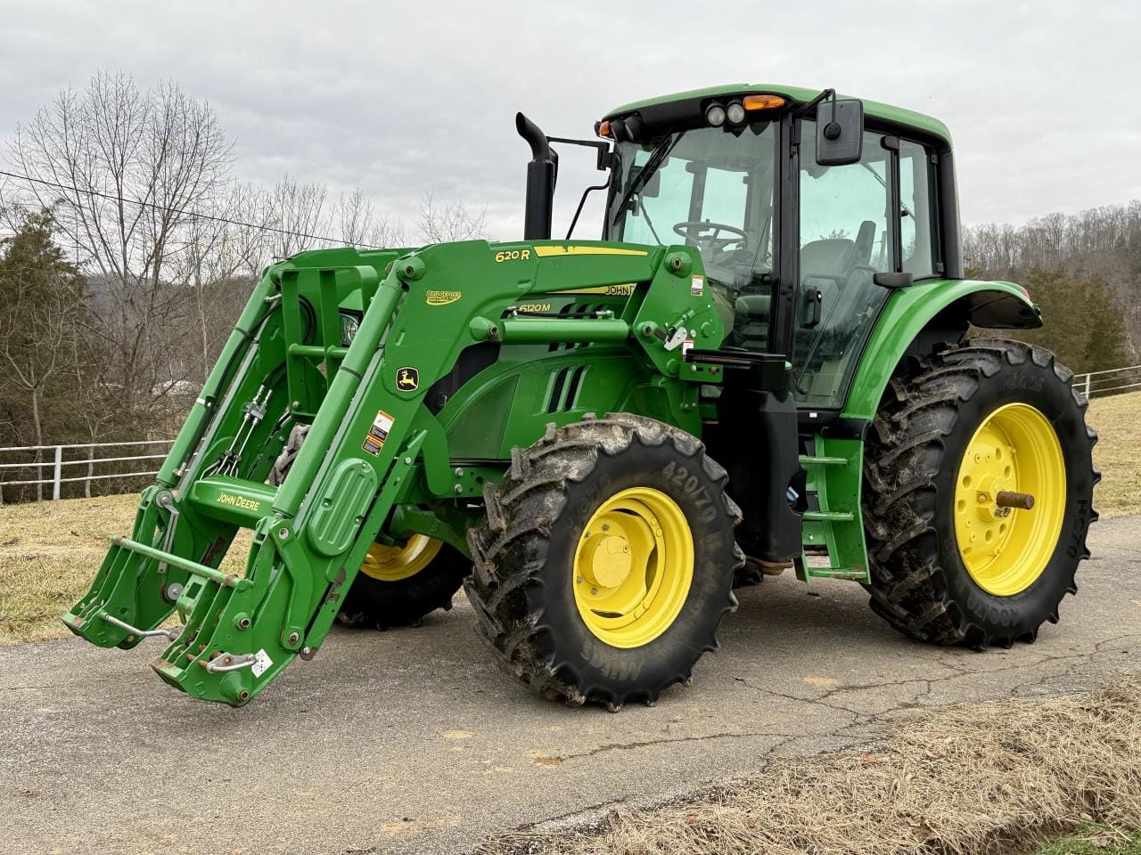 John Deere 6120M Equipment Image0