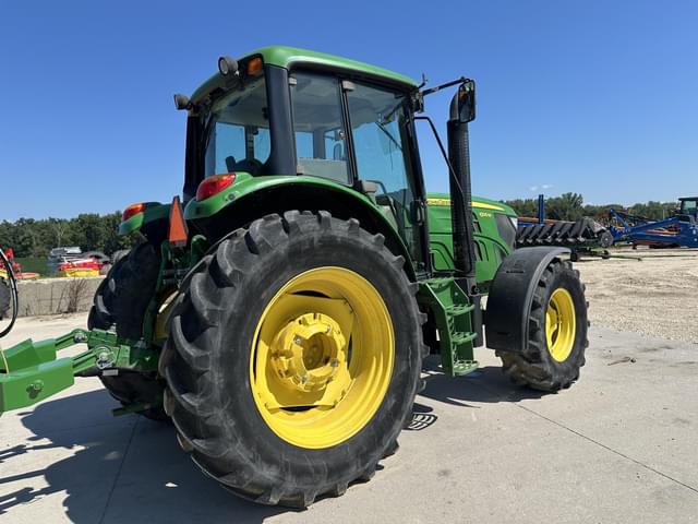 Image of John Deere 6125M equipment image 2