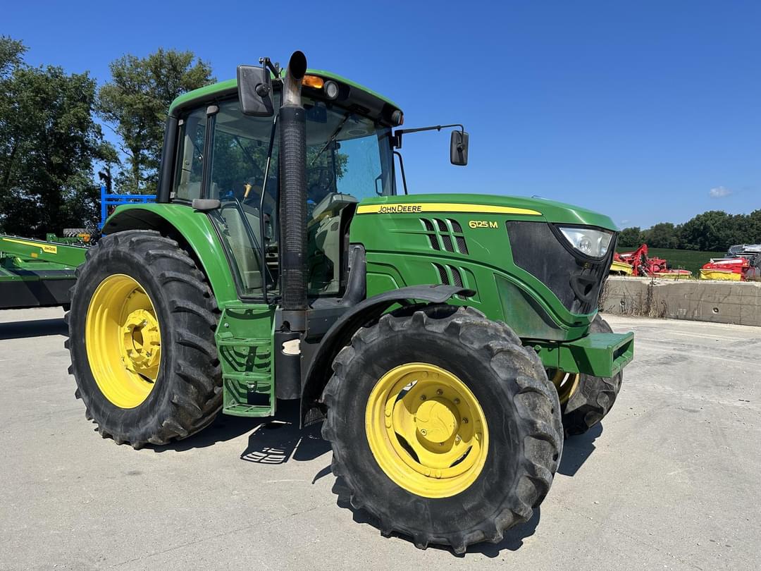 Image of John Deere 6125M Primary image