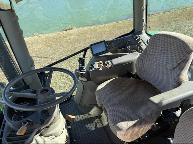 Image of John Deere 6125R equipment image 4