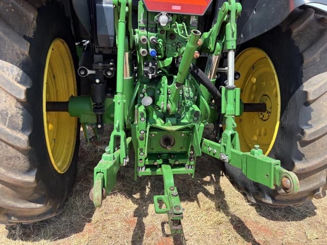Image of John Deere 6130M equipment image 2