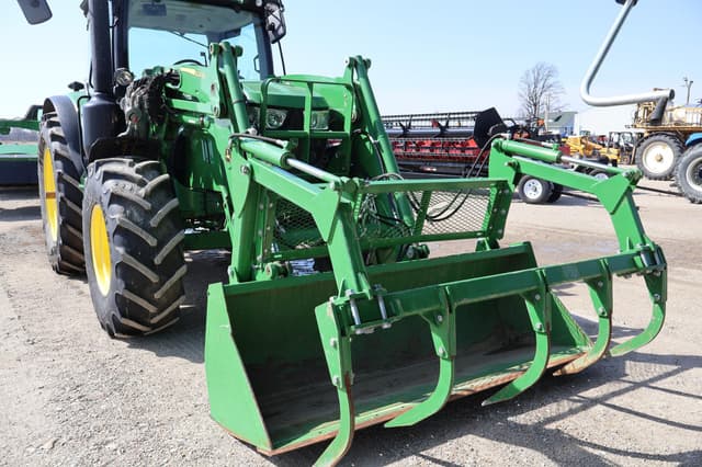 Image of John Deere 6130R equipment image 2