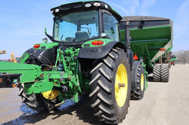 Image of John Deere 6130R equipment image 4