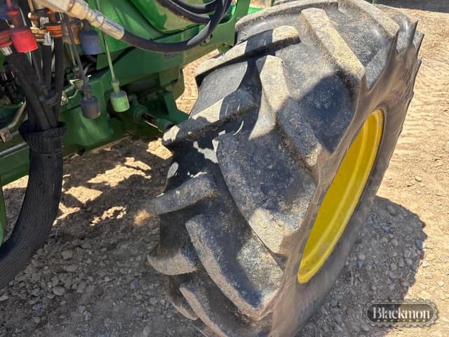 Image of John Deere 6135E equipment image 3