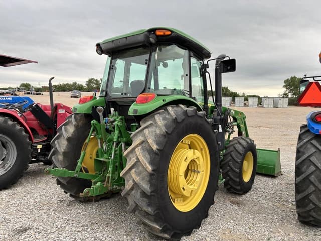 Image of John Deere 6135E equipment image 2