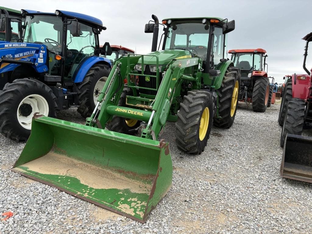 John Deere 6135E Equipment Image0
