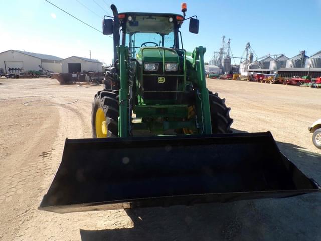Image of John Deere 6135E equipment image 2