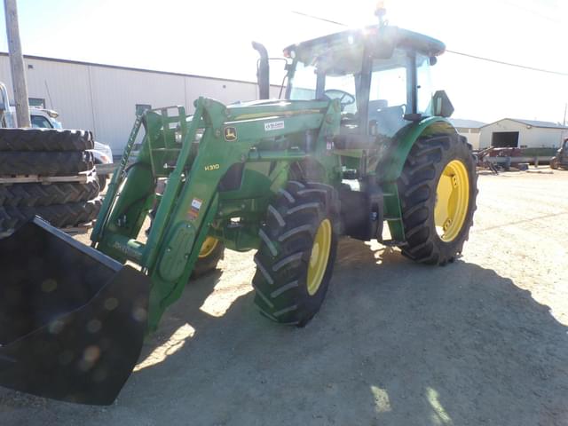 Image of John Deere 6135E equipment image 3