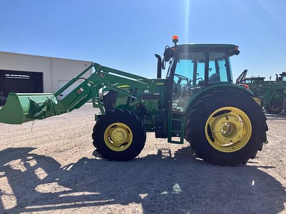 Image of John Deere 6135E equipment image 1