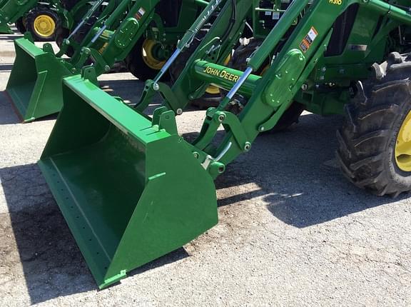 Image of John Deere 6135E equipment image 3