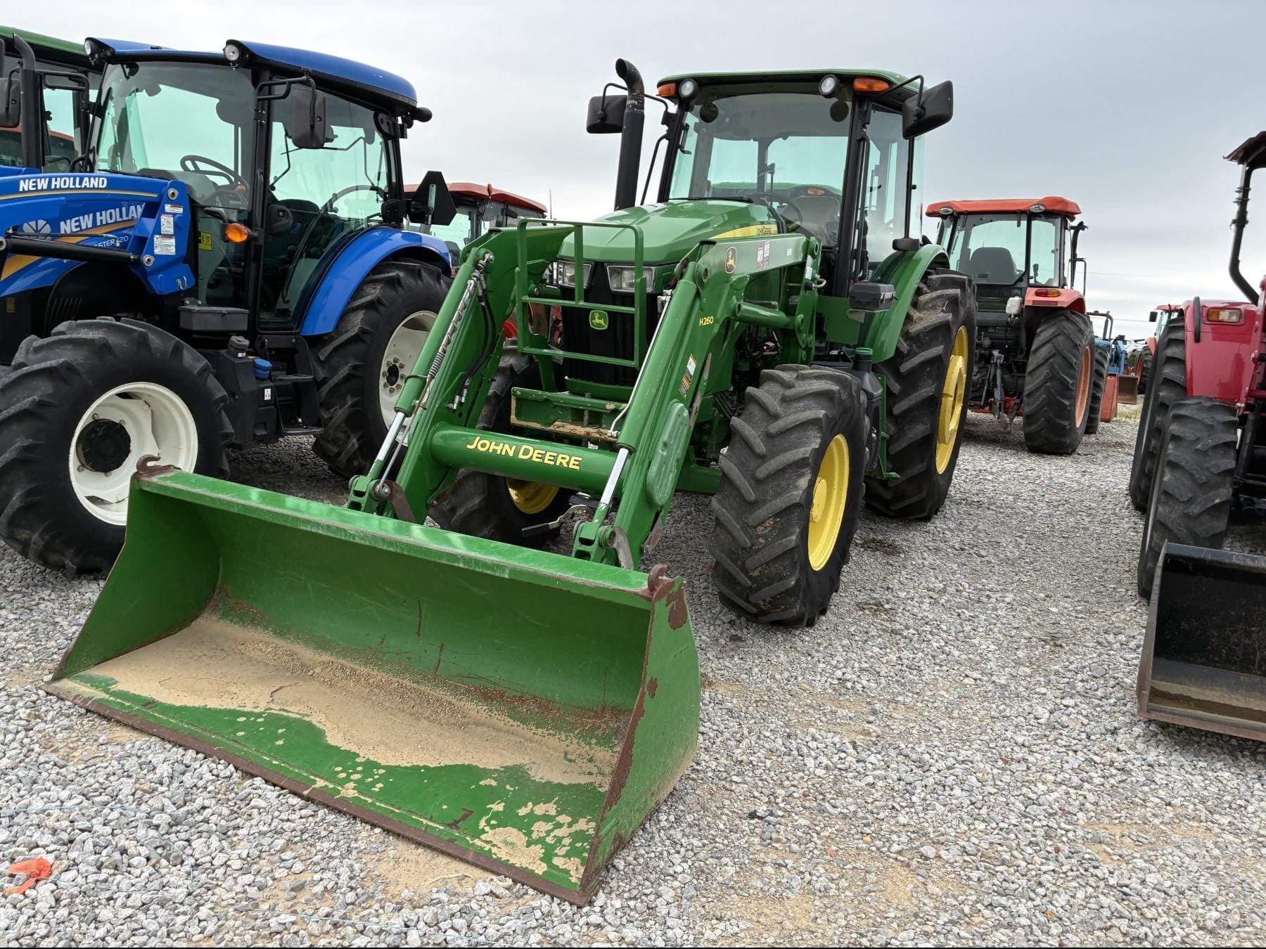 John Deere 6135E Equipment Image0